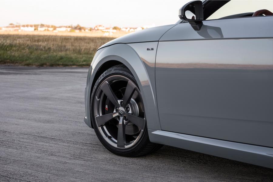 Детали экстерьера Audi TT Roadster 20 Years (8S) 2018 года  (WW) (фото 18 из 44)